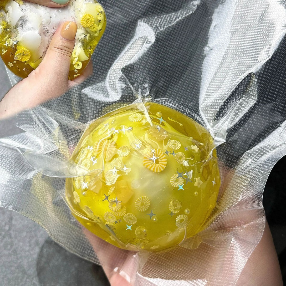 Crispy Squishy Ball Cracking W - огляд і ціна Crystal Growing Kit